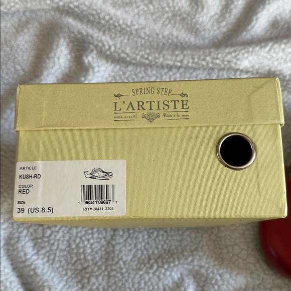 L'ATISTE Red Clogs with Faux Fur Trim - Picture 2 of 5